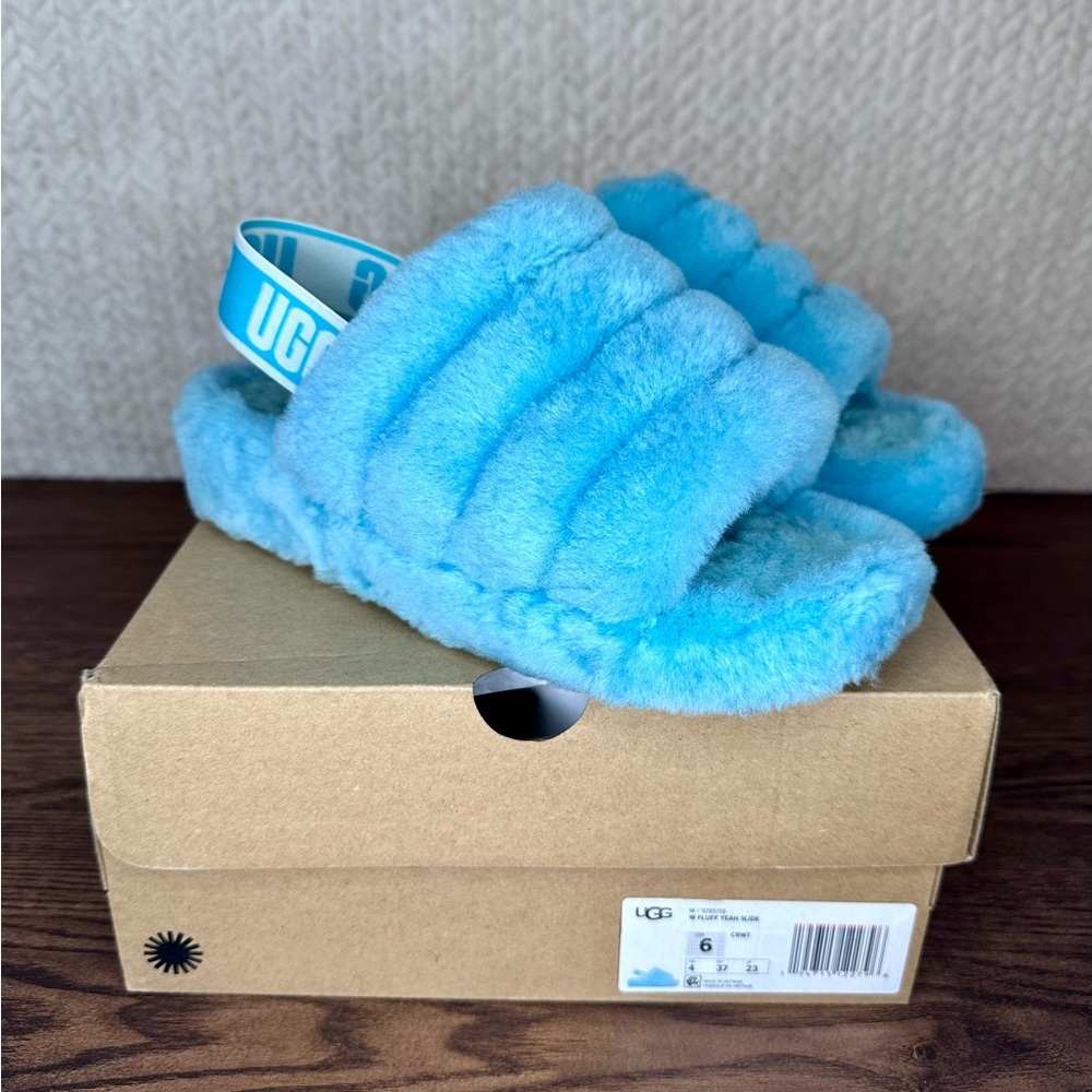 Ugg Fluff Yeah Slide Size 6 Blue